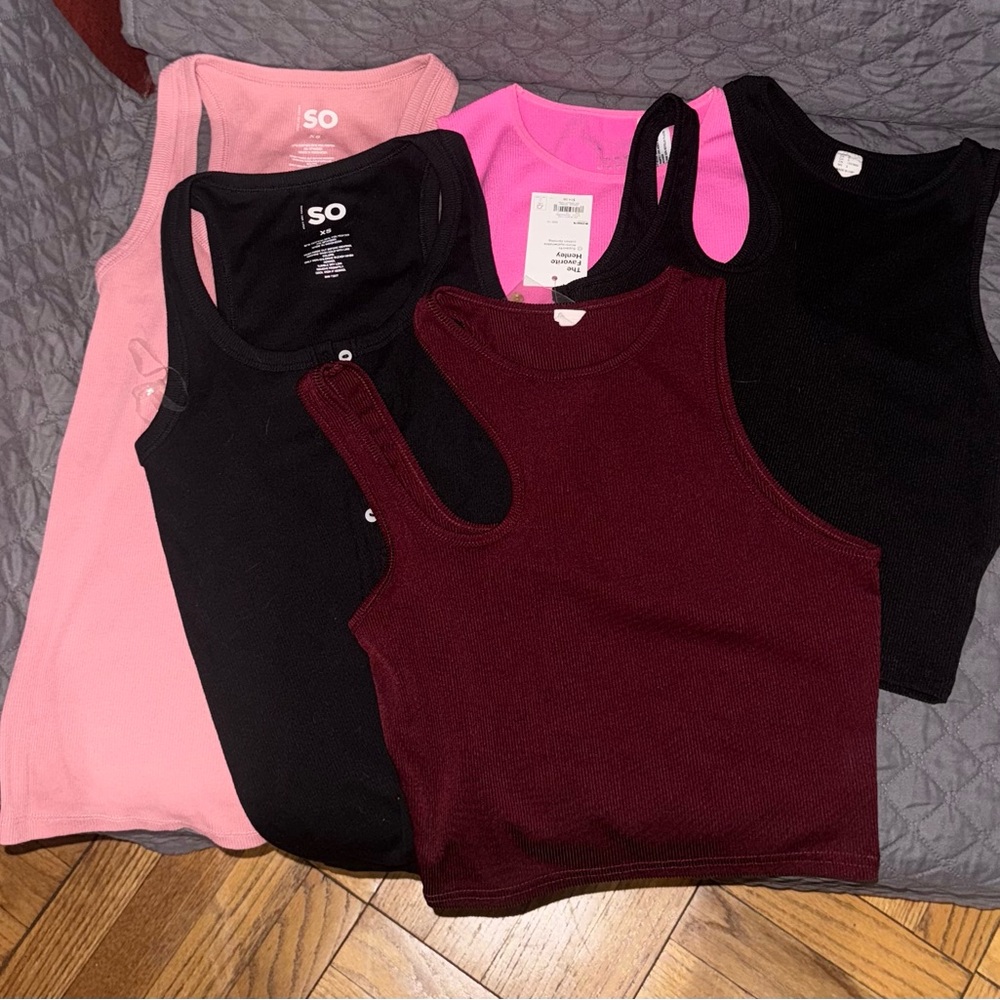 Set of 5 Tank Tops - 2 Pink, 2 Black, 1 Burgundy